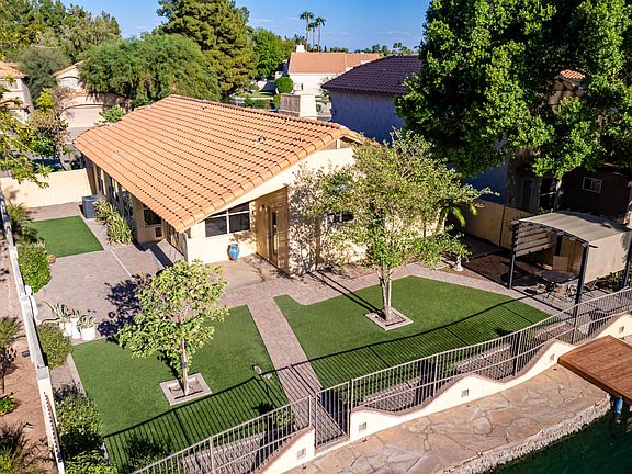 2nd image of 1510 S VILLAS Court