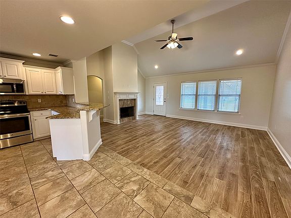 3rd image of 198 Bent Tree Loop