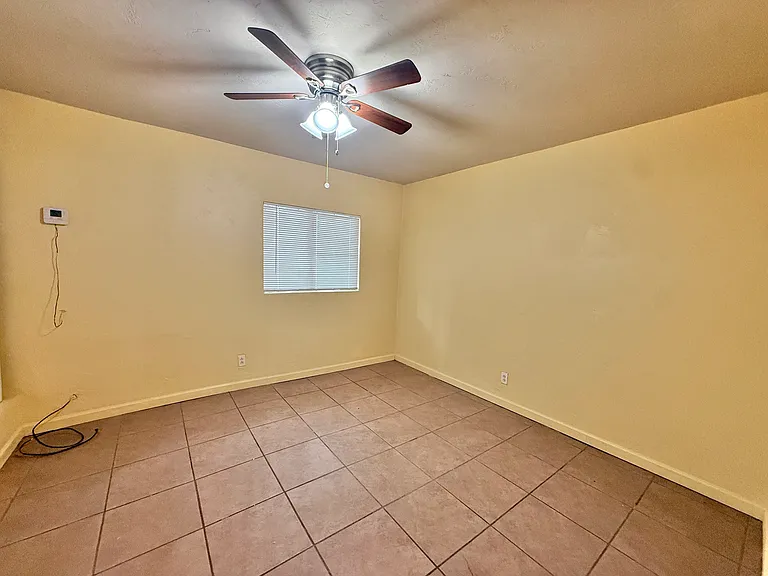 722 S Vaughn Ave — Photo 8