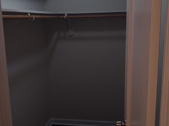 Walk in closet, BR # 1