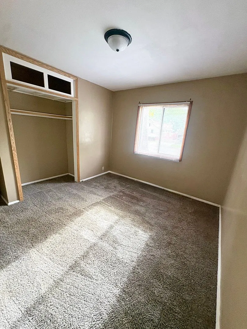 2 Bedroom 1 Bathroom Duplex, Available Soon — Photo 4