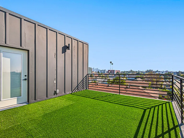 Trojan Terrace — Photo 13