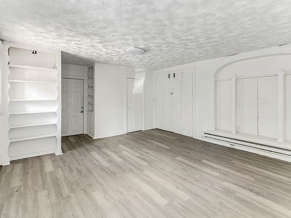 3rd image of 4909 Germantown Ave #421C