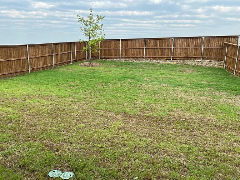 1702 Swayback Ln — Photo 37