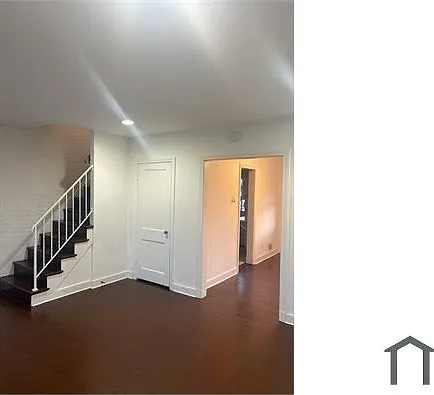 4 bed, 2100 sqft, $5,200 — Photo 2