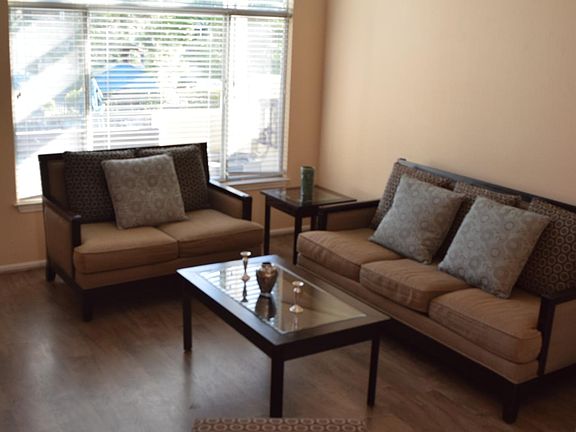 5th image of 434 Camille Cir