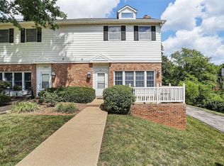 204 Carriage Ct, Washington, MO 63090