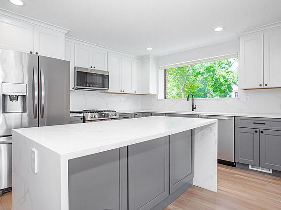 5th image of 99 Baldwin Pl Floor 1