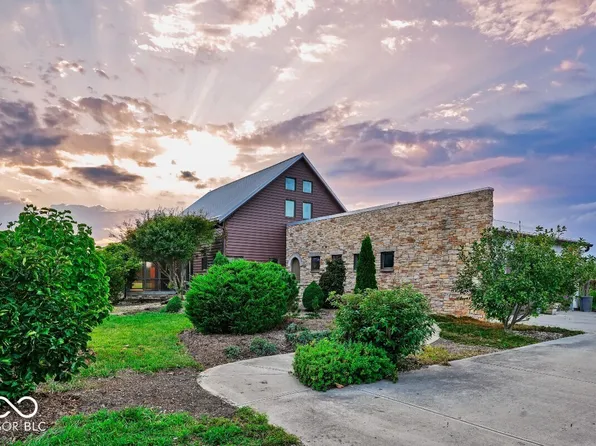 9458 N Kitchen Rd, Mooresville, IN 46158