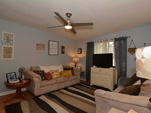 3rd image of 5141 Providence Dr