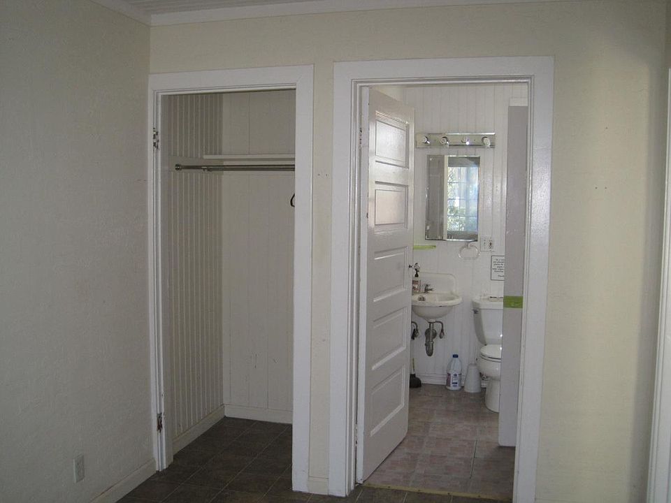 2nd image of 2028 Adams St APT 3