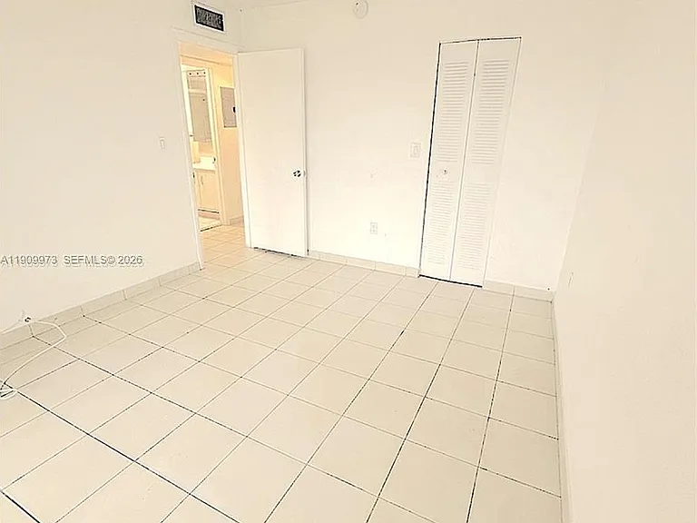 20120 NE 2nd Ave #W27 — Photo 8