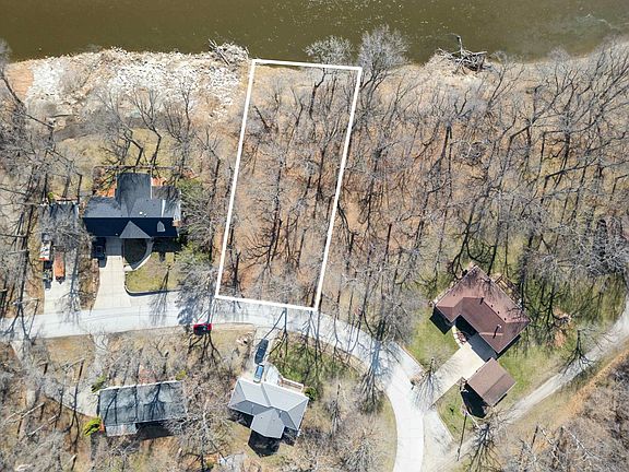 3rd image of 4 & 5 Oakwood Dr