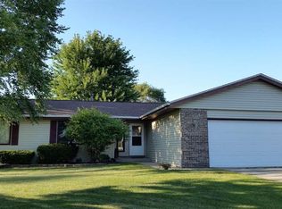 1907 Whitestone Dr, Rockton, IL 61072