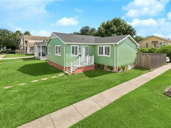 6001 Warrington Dr, New Orleans, LA 70122
