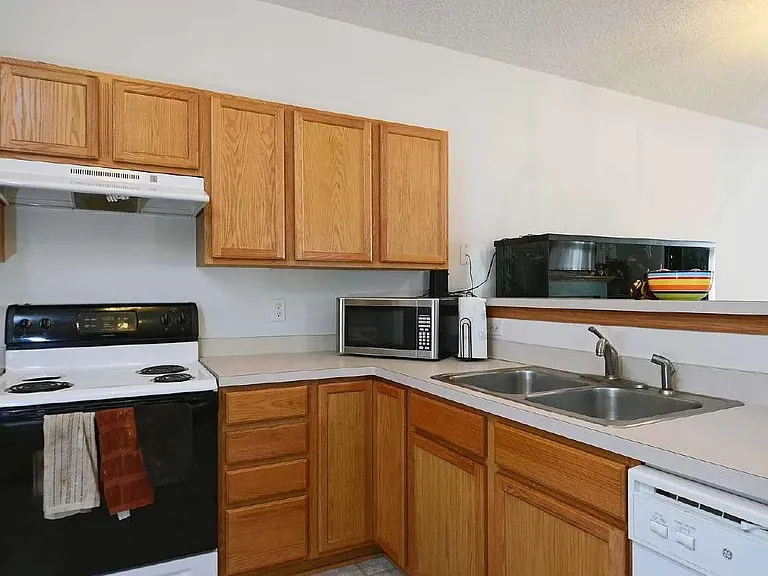 672 Cobblestone Way — Photo 11