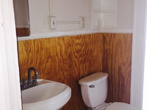 4th image of 236 10th Ave NE APT 11