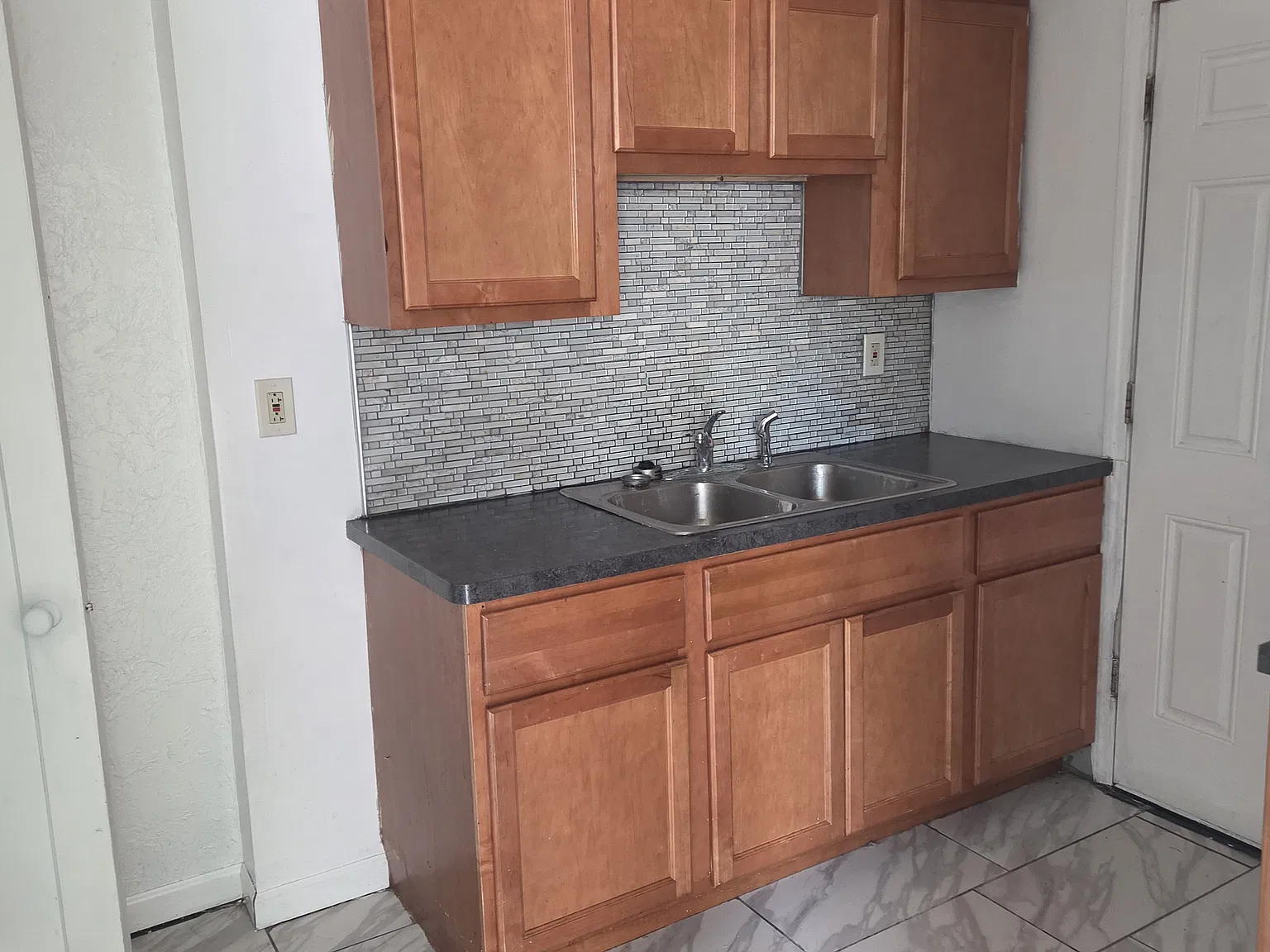 2 bed, 975 sqft, $1,150 — Photo 1