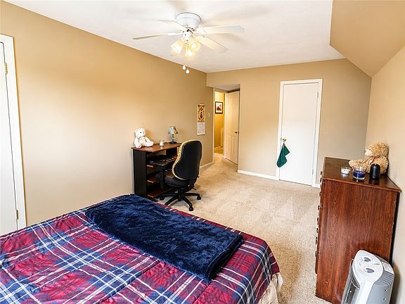 5th image of 42 Golfview Dr