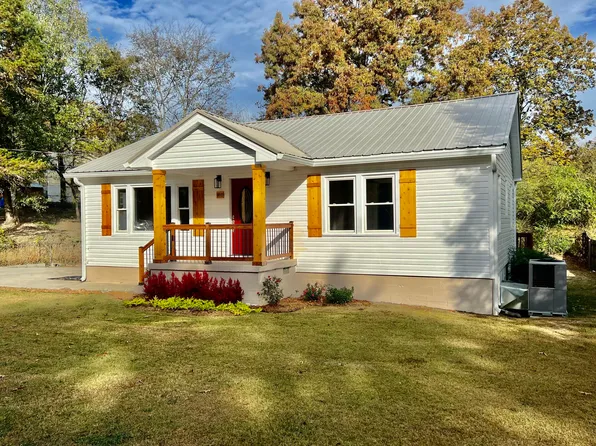 310 School St, Rossville, GA 30741