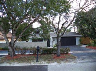 840 Mockingbird Ln, Plantation, FL 33324