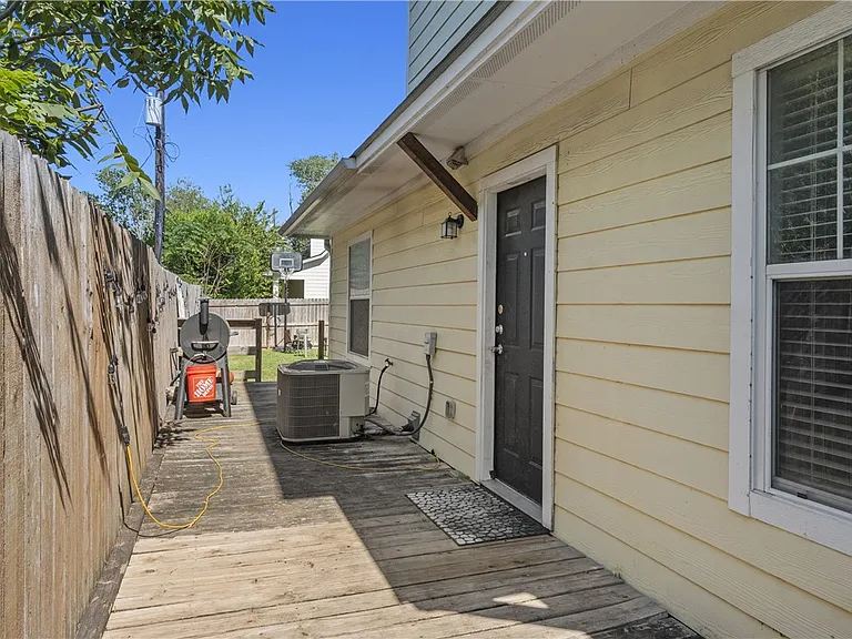 114 Lynn Dr — Photo 22