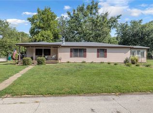 2090 Solar Ave, Decatur, IL 62526