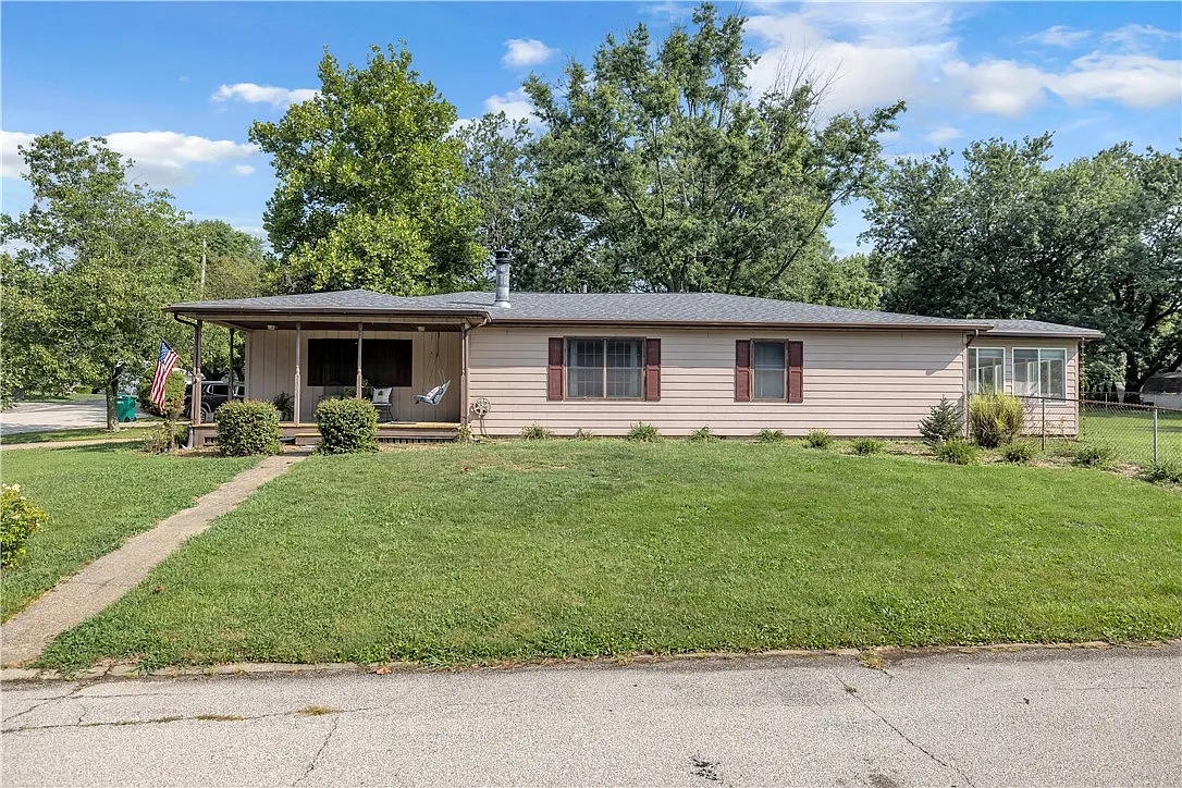 2090 Solar Ave photo 1