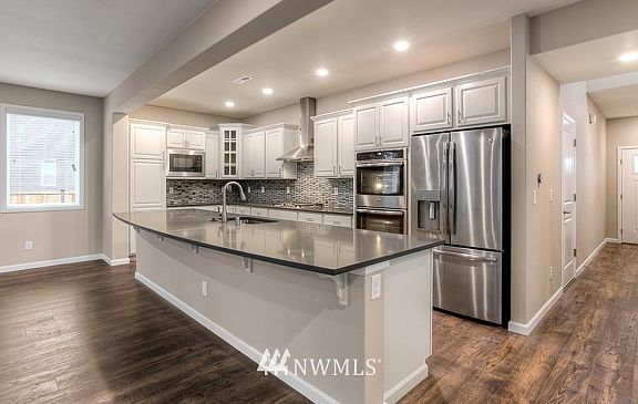 2nd image of 4984 Admiral Way #117