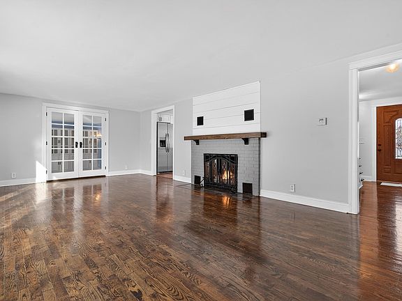 3rd image of 1411 N Wabash Ave