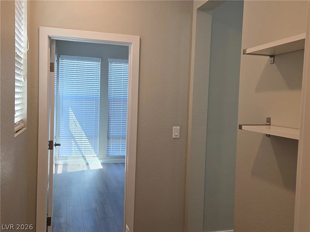 4 bed, 3.0 bath, 2587 sqft, $3,299 — Photo 3