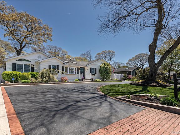 2nd image of 545 Spruce Avenue