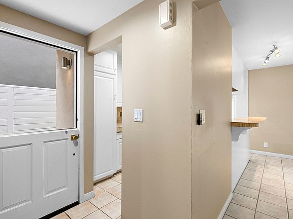 5th image of 214 20th St Unit B