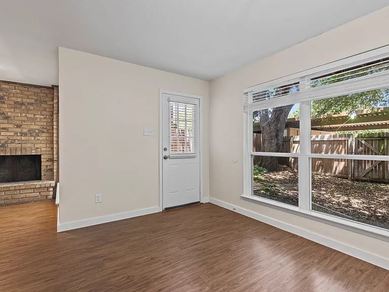 2015 Warnford Pl #2015 — Photo 13