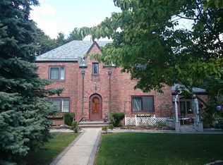 861 W Roxbury Pkwy, Brookline, MA 02467