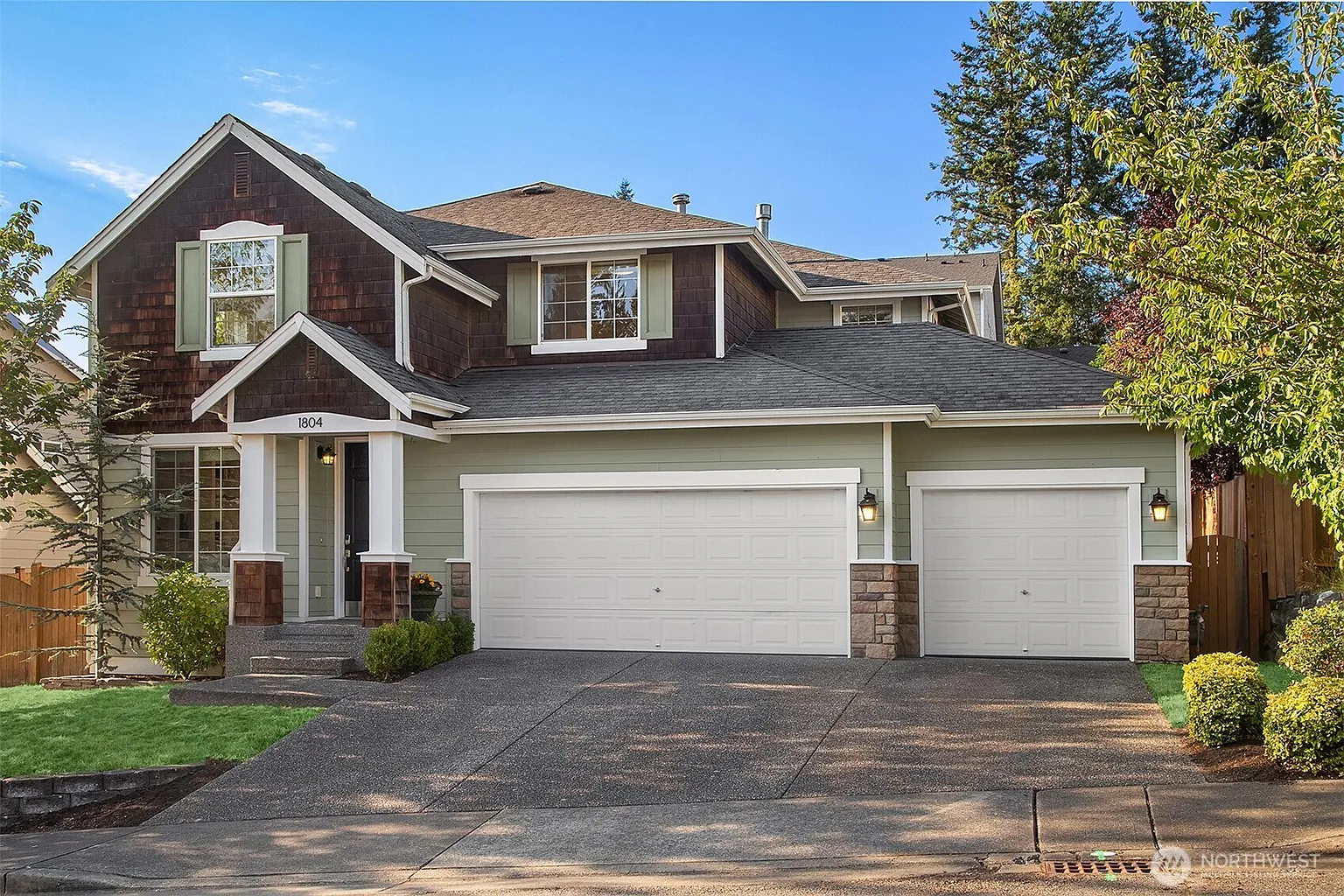 1804 Weaver Way photo 1