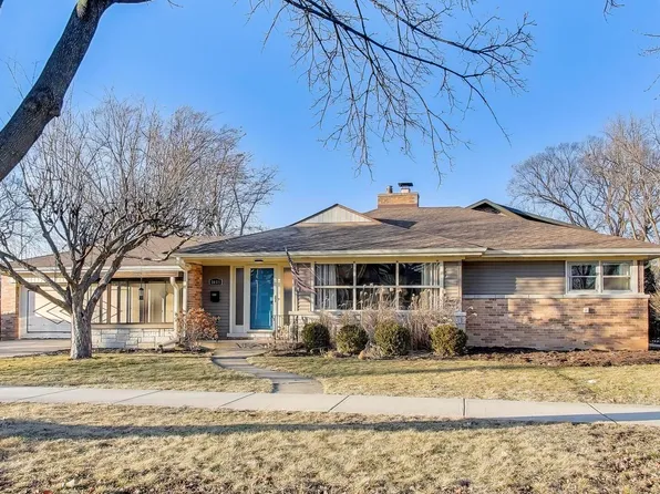1048 E Walnut Ave, Des Plaines, IL 60016