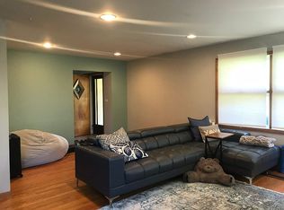 1526 Huntington Dr, Glenview, IL 60025