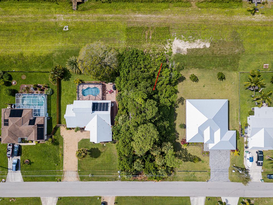 2nd image of 974 SW Sultan Drive
