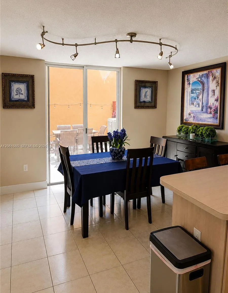 Bristol Pointe — Photo 4