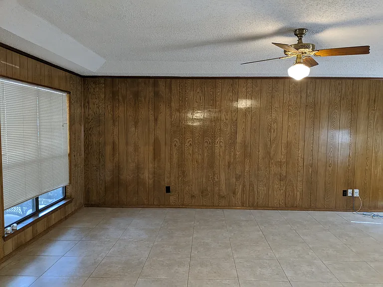 204 Bremen Dr — Photo 7