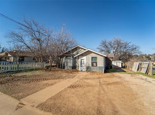 906 E Elm St, Breckenridge, TX 76424