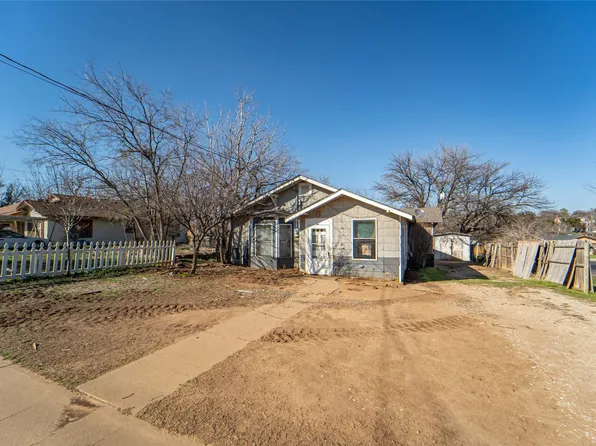 906 E Elm St, Breckenridge, TX 76424