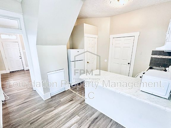 5th image of 2106 Court Ave