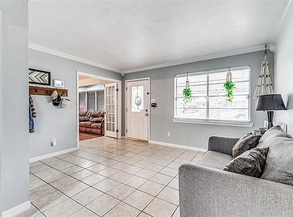 5th image of 608 Thompson Dr