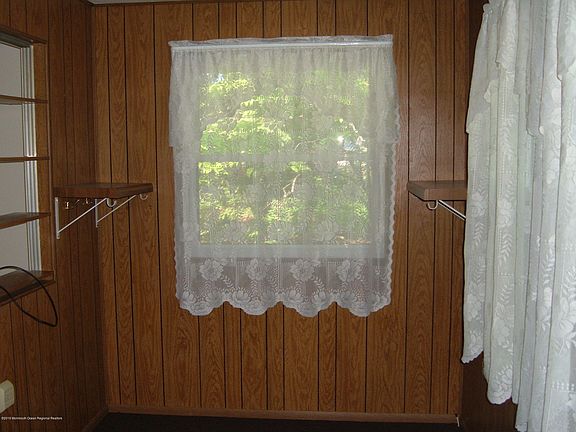 3rd image of 82C Franklin Ln