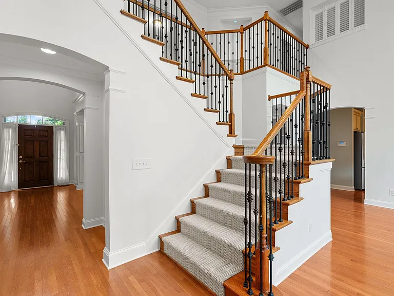 1610 Twin Square Way — Photo 21