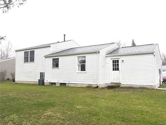 3rd image of 8269 Mantova Dr