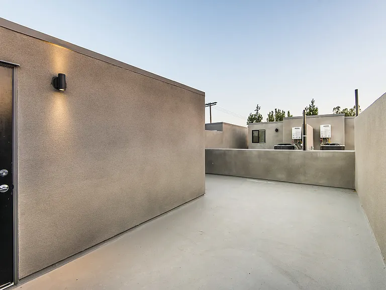 7035 S La Tijera Blvd — Photo 11