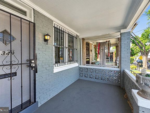 2nd image of 1349 Ridge Pl SE
